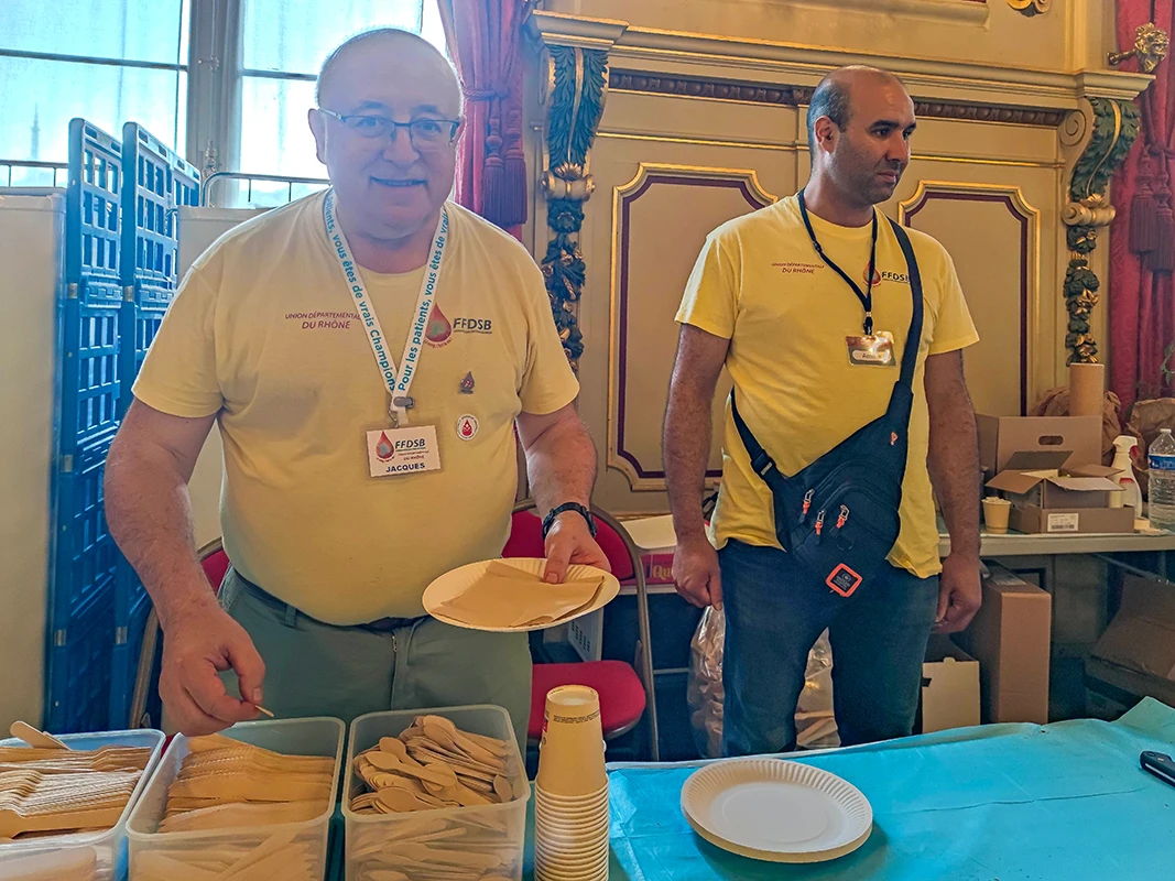 Collecte JMDS 2026 HDV : bénévoles des associations pour le don de sang de Charly-Vourles-Vernaison et de Lyon